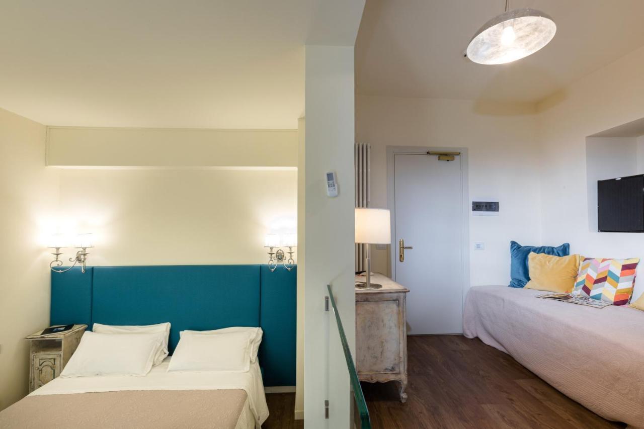 Hotel Serenella Сирмионе Экстерьер фото