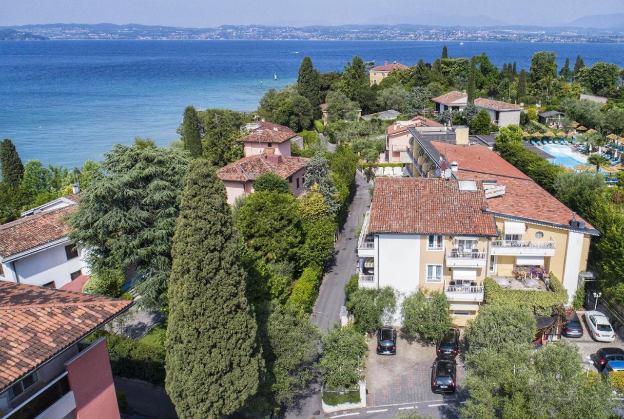 Hotel Serenella Сирмионе Экстерьер фото