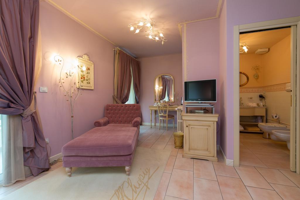 Hotel Serenella Сирмионе Экстерьер фото